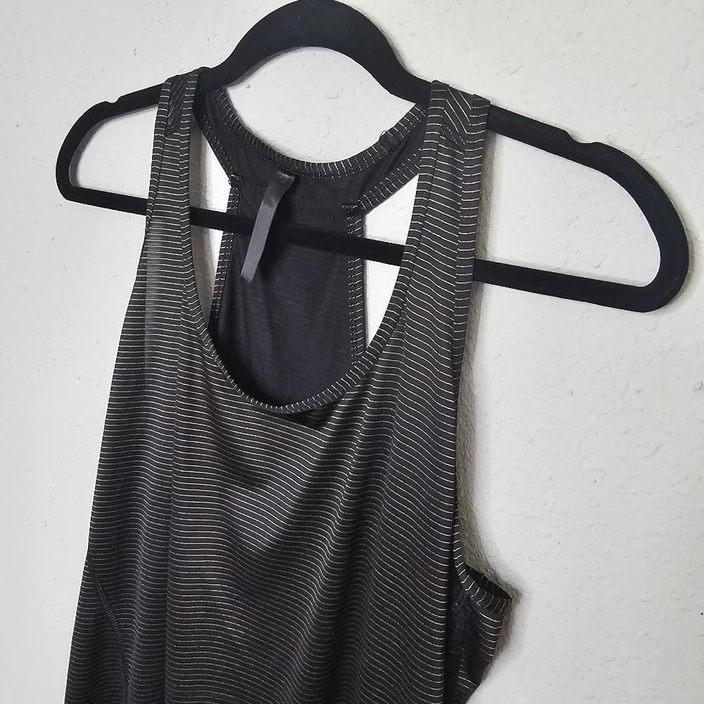 90 degrees by reflex Black Thin Gold Stripe Loose Fit Racerback Tank Size M‎ - Picture 3 of 7